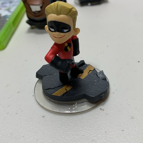 Disney Infinity1.0(Xbox 360,2004)w/Infinity Figure Mater,Capt Jack,Iron Man.Dash - Picture 13 of 14